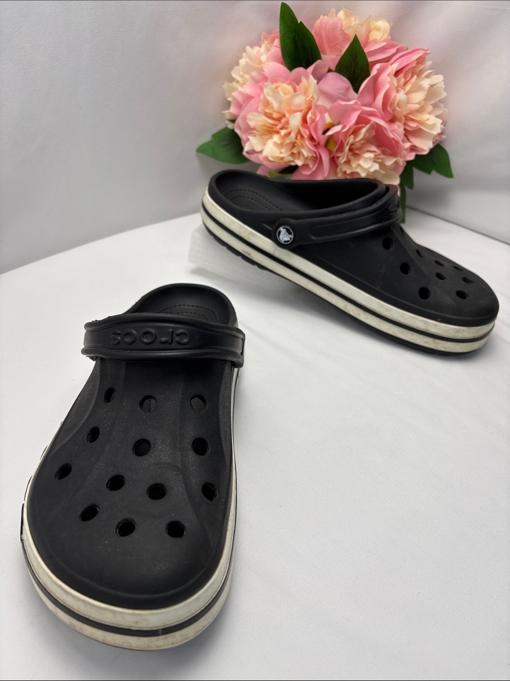 CROCS Classic Unisex Mens 8/ Womens 10 Black with White-Trim Clog Sandals #484